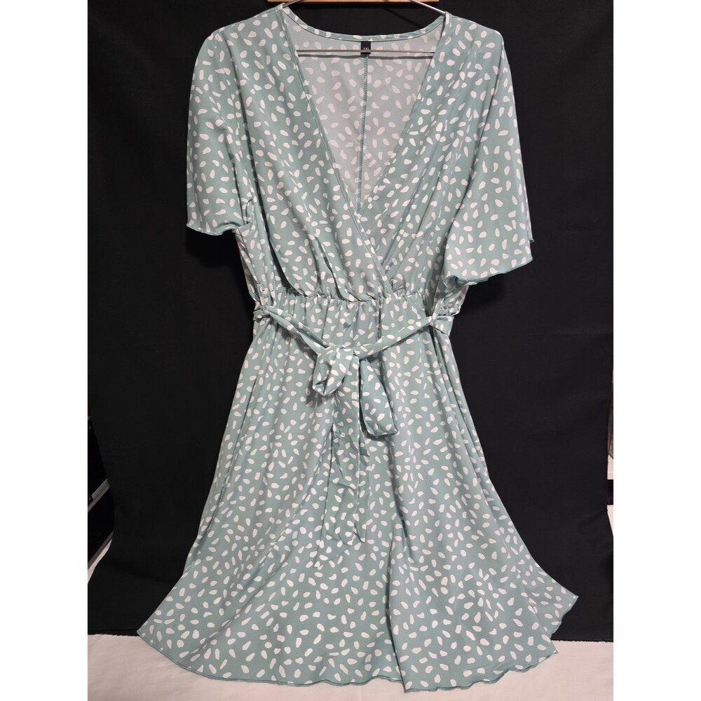 NWOT Women’s Mint Green Midi Wrap Dress with White Print